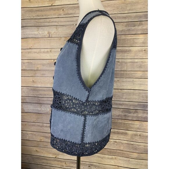 Fred Thomas Large Suede Leather Crocheted Vest - Picture 3 of 9